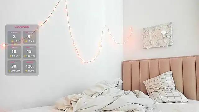 Snapshot of TrES-2b chatting on 02-18-26, 08:43 TrES-2b online show from 02-18-26, 08:43