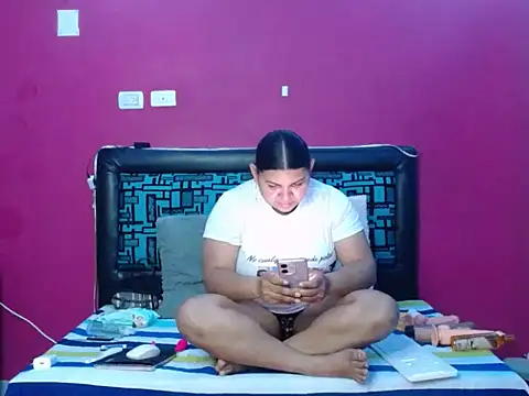 Snapshot of karolhot916 chatting on 10-23-25, 11:03 karolhot916 online show from 10-23-25, 11:03