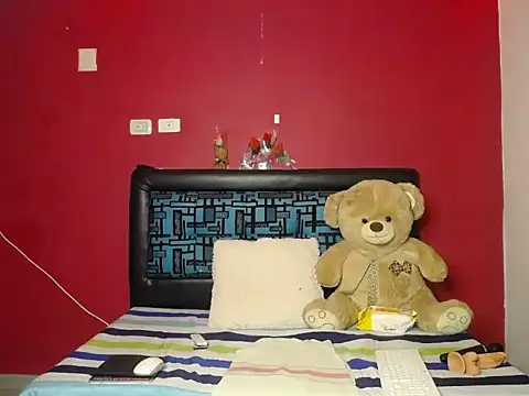 Snapshot of karolhot916 chatting on 02-23-26, 11:46 karolhot916 online show from 02-23-26, 11:46