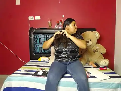 Snapshot of karolhot916 chatting on 02-25-26, 12:09 karolhot916 online show from 02-25-26, 12:09