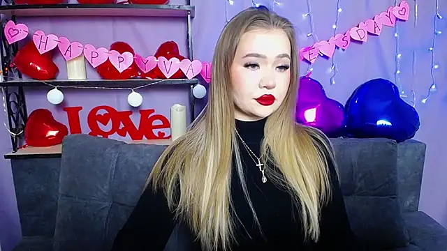 Snapshot of StacyYellig chatting on 02-13-25, 08:03 StacyYellig online show from 02-13-25, 08:03