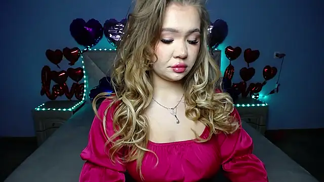 Snapshot of StacyYellig chatting on 02-21-25, 08:16 StacyYellig online show from 02-21-25, 08:16