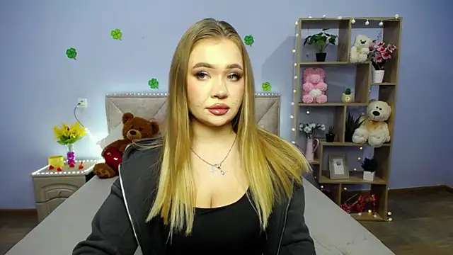 Snapshot of StacyYellig chatting on 03-16-25, 09:58 StacyYellig online show from 03-16-25, 09:58