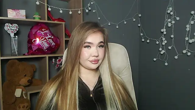 Snapshot of StacyYellig chatting on 02-15-26, 09:00 StacyYellig online show from 02-15-26, 09:00