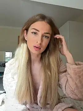 Snapshot of EvieEvans chatting on 05-11-26, 03:07 EvieEvans online show from 05-11-26, 03:07