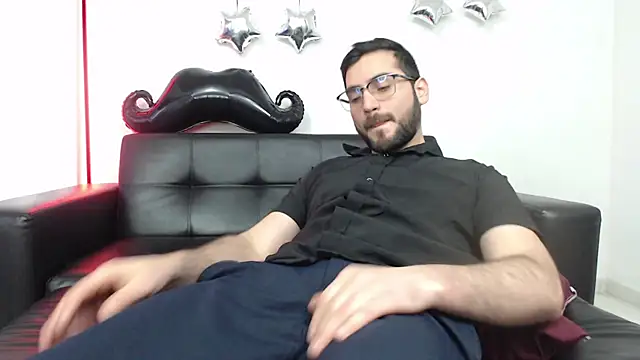 Snapshot of _Araboys_ chatting on 09-13-25, 12:38 Araboys online show from 09-13-25, 12:38