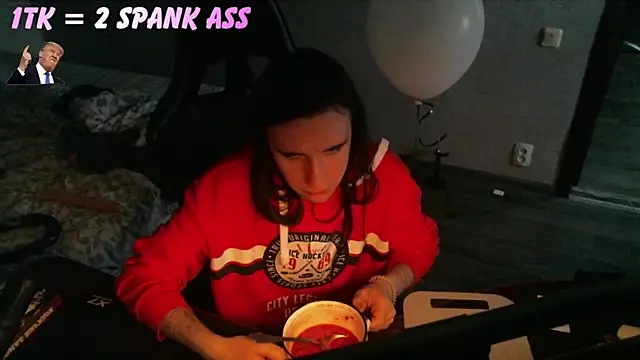 izilizi 23 online show from 04-17-26, 03:04