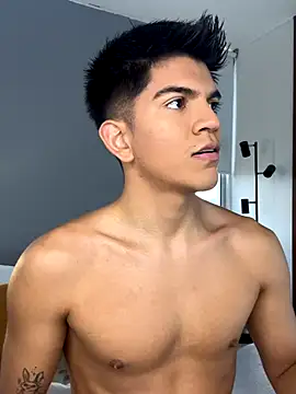 santiago 01 online show from 12-04-25, 10:18