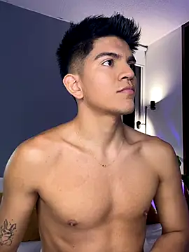 santiago 01 online show from 12-21-25, 01:02