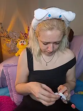 NaomiShimizu online show from 12-01-25, 09:09