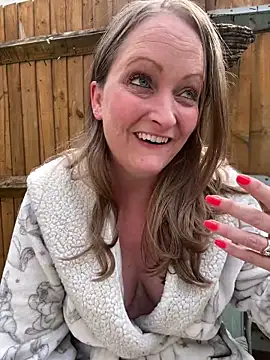 HoneyBluex online show from 04-16-26, 10:49