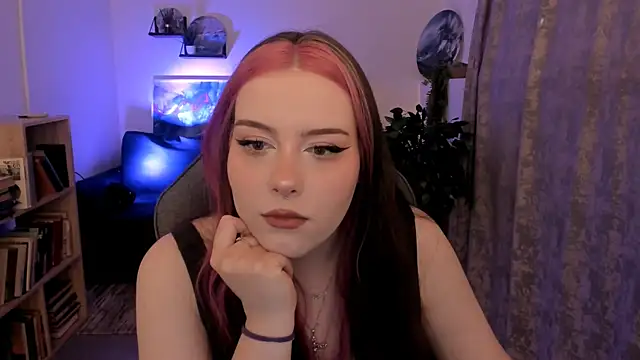 Snapshot of CoralineKeyns chatting on 07-10-26, 05:34 CoralineKeyns online show from 07-10-26, 05:34