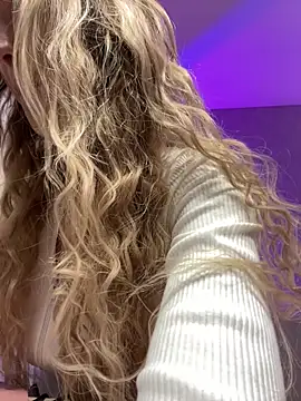 Lunalikaiya online show from 11-18-25, 05:17