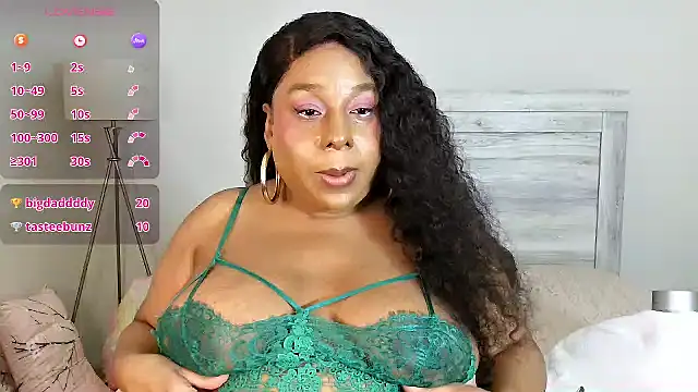 Snapshot of Carmen_Cream chatting on 06-14-26, 07:54 Carmen Cream online show from 06-14-26, 07:54