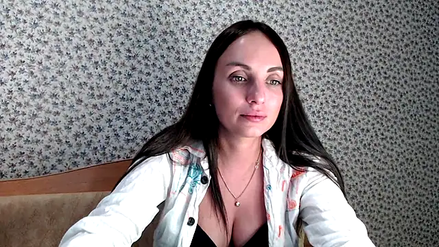 Snapshot of Tinadream20 chatting on 03-04-25, 02:21 Tinadream20 online show from 03-04-25, 02:21