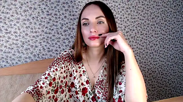 Snapshot of Tinadream20 chatting on 10-18-25, 07:09 Tinadream20 online show from 10-18-25, 07:09