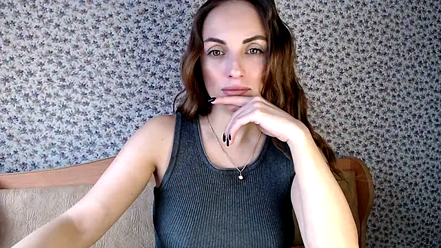 Snapshot of Tinadream20 chatting on 11-05-25, 08:03 Tinadream20 online show from 11-05-25, 08:03