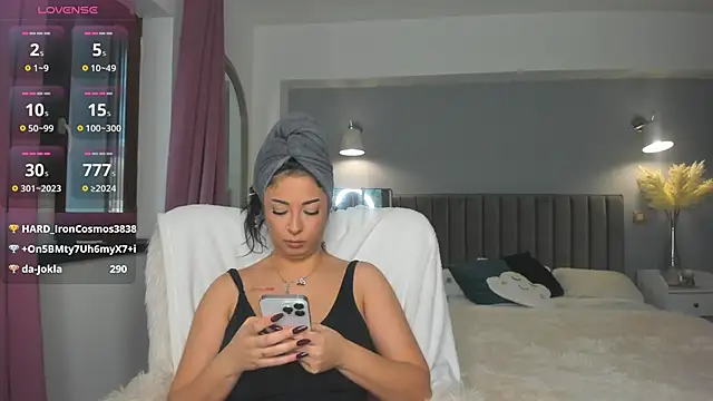 Awesome Jolie online show from 11-08-25, 06:46