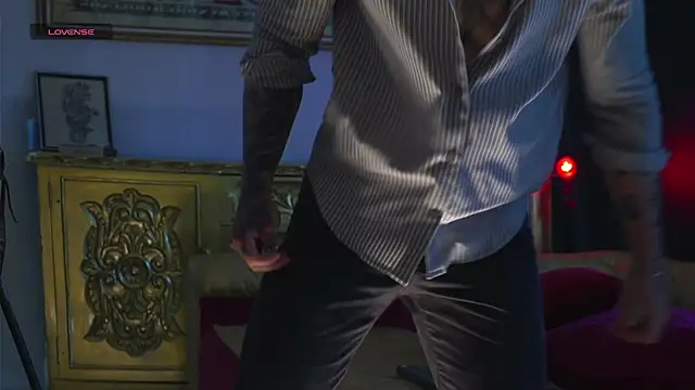 dantecoppolaa  online show from 10-25-25, 07:30