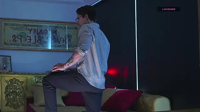 dantecoppolaa  online show from 11-16-25, 07:19