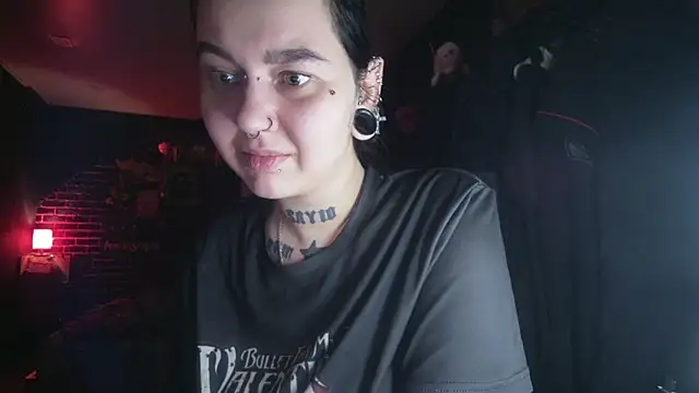 Snapshot of MoorderxDoll chatting on 02-14-25, 09:10 MoorderxDoll online show from 02-14-25, 09:10