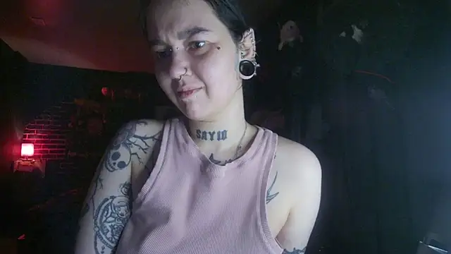 Snapshot of MoorderxDoll chatting on 02-16-25, 11:37 MoorderxDoll online show from 02-16-25, 11:37