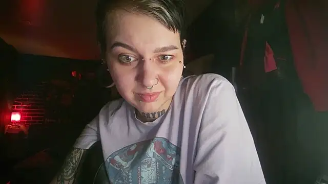 Snapshot of MoorderxDoll chatting on 03-02-25, 03:05 MoorderxDoll online show from 03-02-25, 03:05