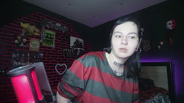 Snapshot of MoorderxDoll chatting on 10-19-25, 07:14 MoorderxDoll online show from 10-19-25, 07:14