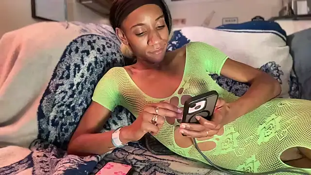 cutiesigh online show from 10-10-25, 08:02