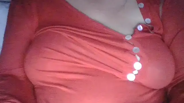 Snapshot of DragoneSFR chatting on 10-31-25, 06:14 DragoneSFR online show from 10-31-25, 06:14