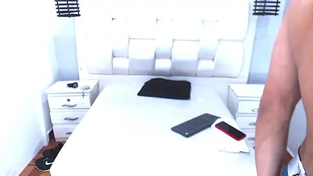 mailo bronw online show from 03-18-25, 08:26