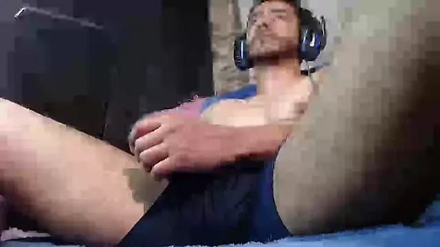 Snapshot of Tommhot chatting on 02-13-25, 10:43 Tommhot online show from 02-13-25, 10:43