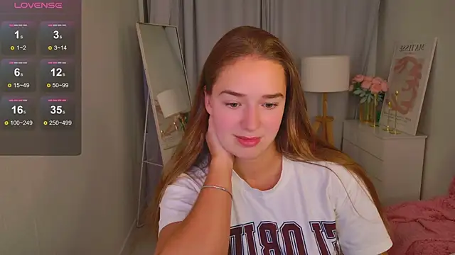 Snapshot of LovelyJessie chatting on 05-19-26, 01:50 LovelyJessie online show from 05-19-26, 01:50