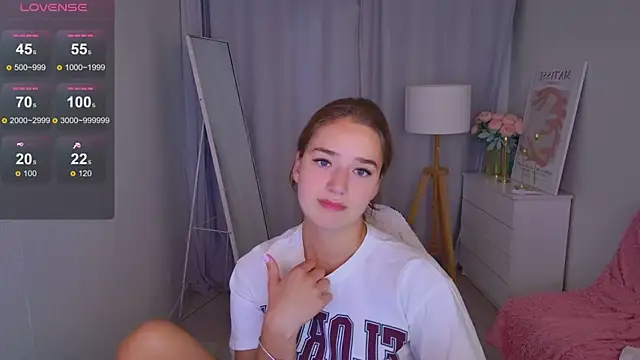 Snapshot of LovelyJessie chatting on 05-23-26, 01:48 LovelyJessie online show from 05-23-26, 01:48