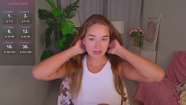 Snapshot of LovelyJessie chatting on 07-17-26, 01:40 LovelyJessie online show from 07-17-26, 01:40