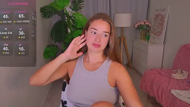Snapshot of LovelyJessie chatting on 07-30-26, 01:43 LovelyJessie online show from 07-30-26, 01:43