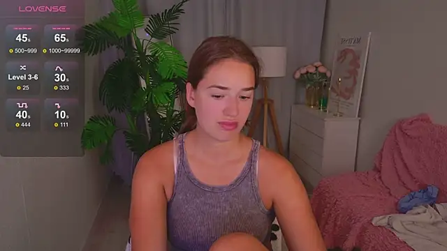 Snapshot of LovelyJessie chatting on 08-01-26, 01:43 LovelyJessie online show from 08-01-26, 01:43