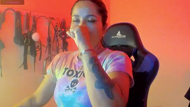Snapshot of scarlet-kennedy98 chatting on 07-16-26, 08:26 scarlet-kennedy98 online show from 07-16-26, 08:26