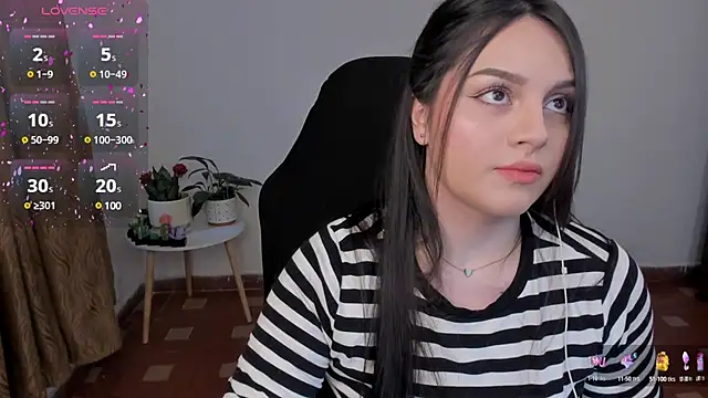 Snapshot of anaveleeez chatting on 12-24-24, 09:22 anaveleeez online show from 12-24-24, 09:22