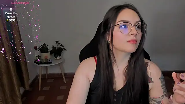 Snapshot of anaveleeez chatting on 01-18-25, 03:31 anaveleeez online show from 01-18-25, 03:31