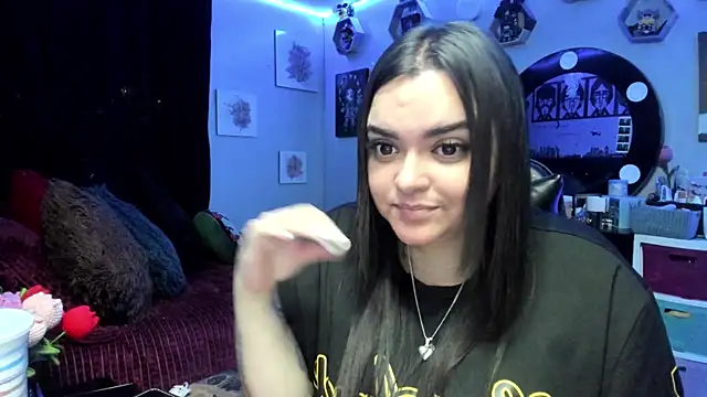 Snapshot of Luise_Meyrink chatting on 03-17-26, 02:16 Luise Meyrink online show from 03-17-26, 02:16