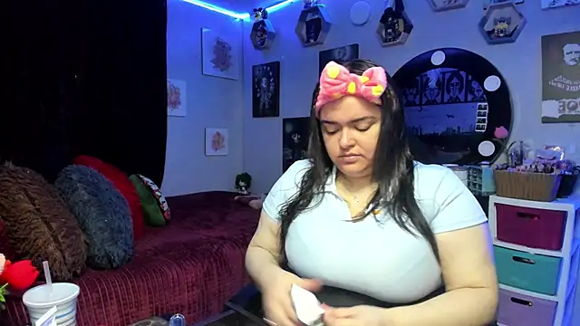 Snapshot of Luise_Meyrink chatting on 03-27-26, 03:45 Luise Meyrink online show from 03-27-26, 03:45