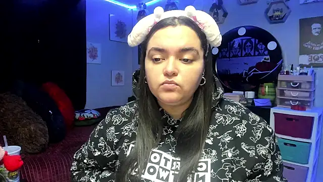 Snapshot of Luise_Meyrink chatting on 05-05-26, 02:19 Luise Meyrink online show from 05-05-26, 02:19