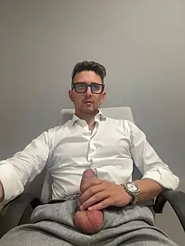 Snapshot of masterboss_ chatting on 07-23-26, 11:41 masterboss online show from 07-23-26, 11:41