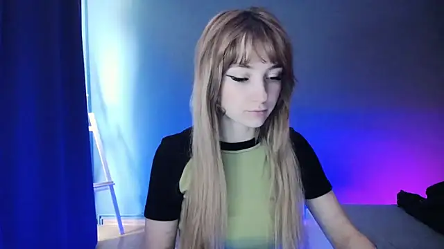 LuciaYoung online show from 02-19-25, 07:17