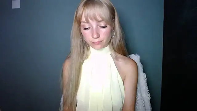 LuciaYoung online show from 09-10-25, 02:28