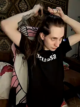 Nikki Sandy online show from 01-21-25, 05:05