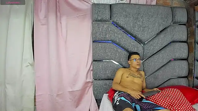 Latinos couples online show from 02-19-25, 04:34