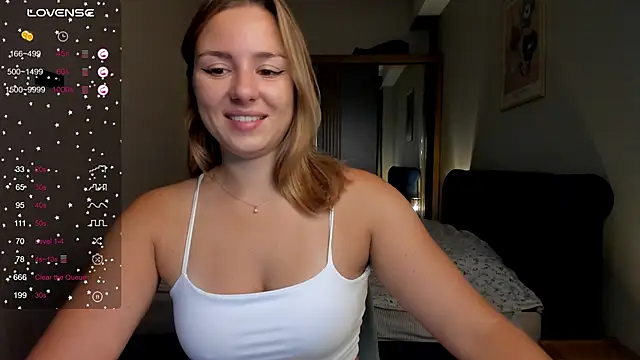 Snapshot of ThreeshaWhite chatting on 09-11-25, 04:56 ThreeshaWhite online show from 09-11-25, 04:56