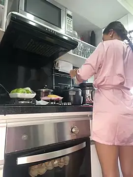 Maiaa evans online show from 03-07-25, 03:28